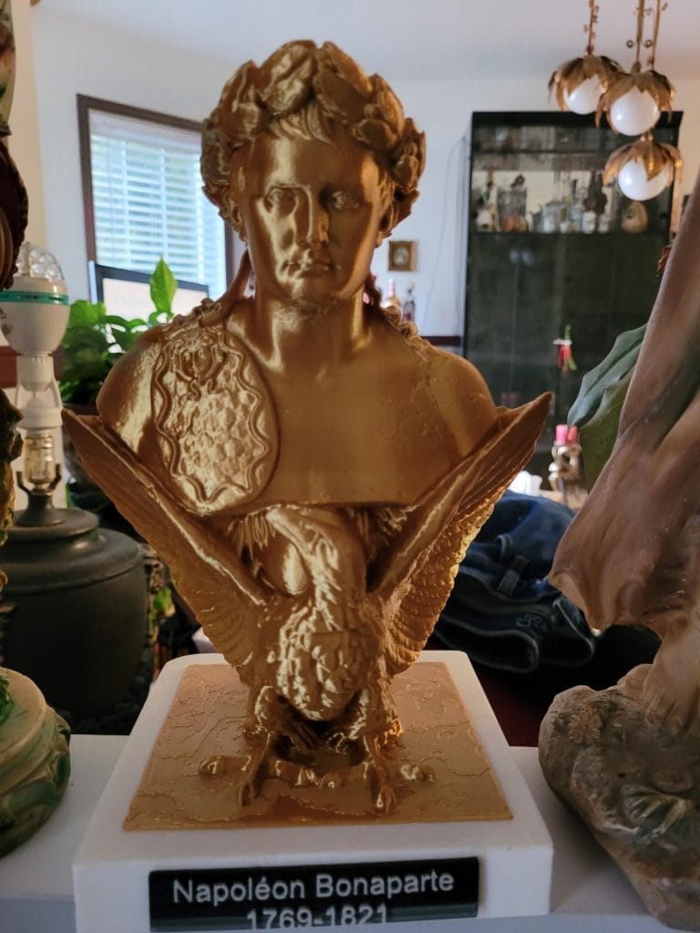 Napoleon Bonaparte statuette