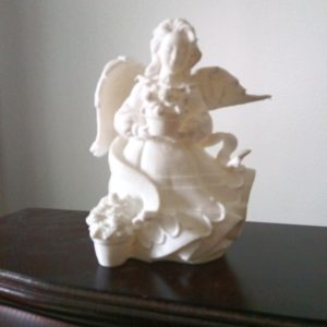 Angel statuette with flowers 02