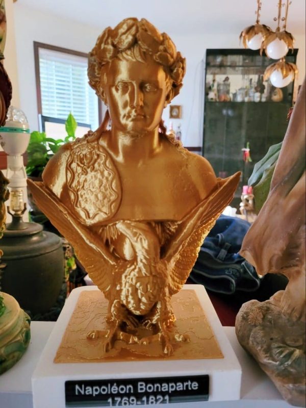 Napoleon Bonaparte statuette